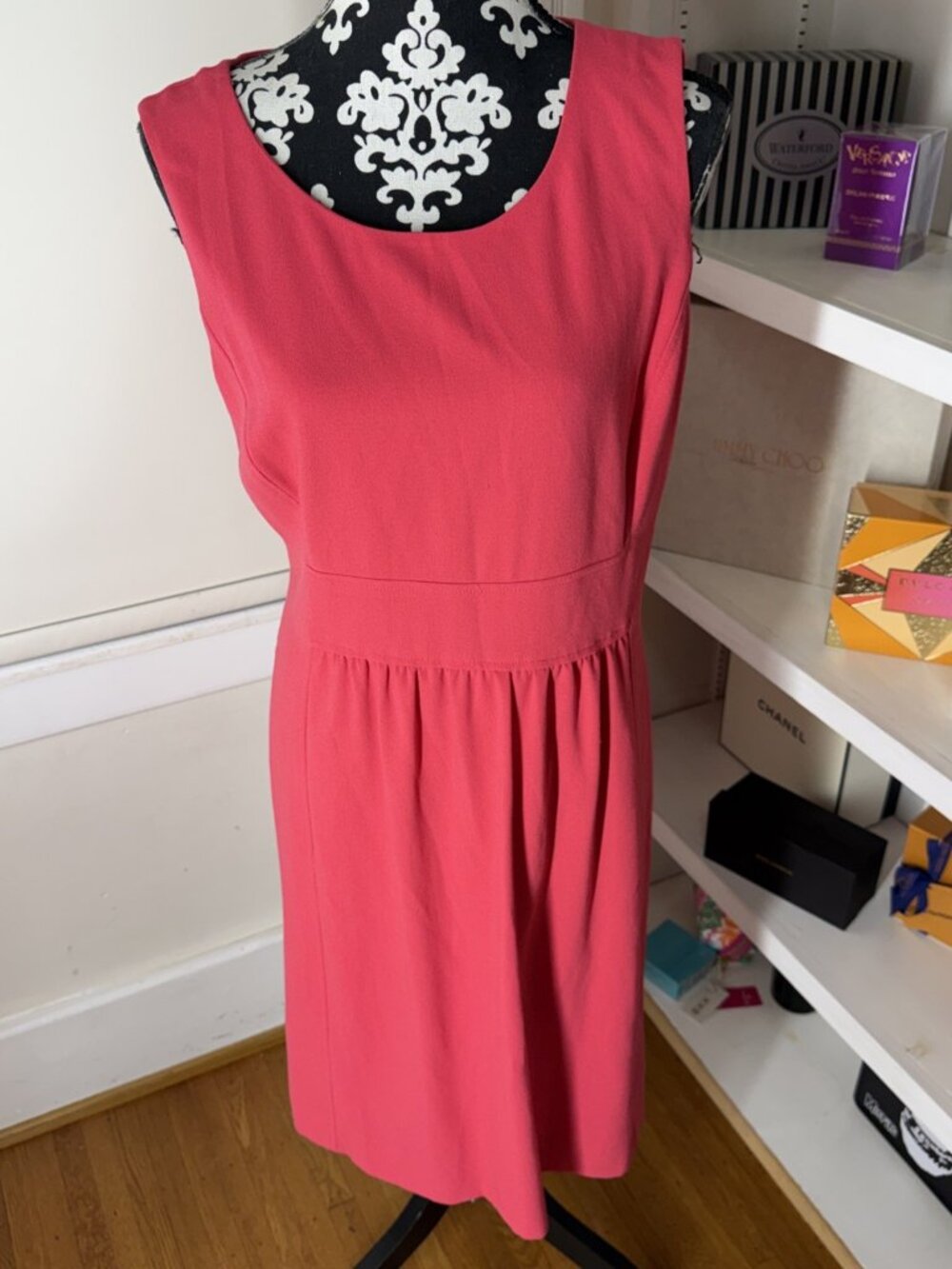Tahari Shift Sleeveless Dress Coral Pink Women 10 Slimming Lined Feminine Party